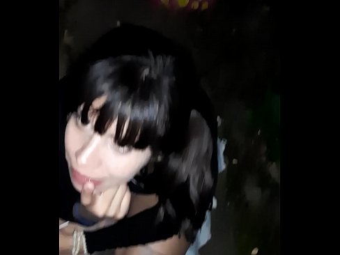 ❤️ Na rua, o pênis inchado em troca de doces Sexo superior em nós ﹏